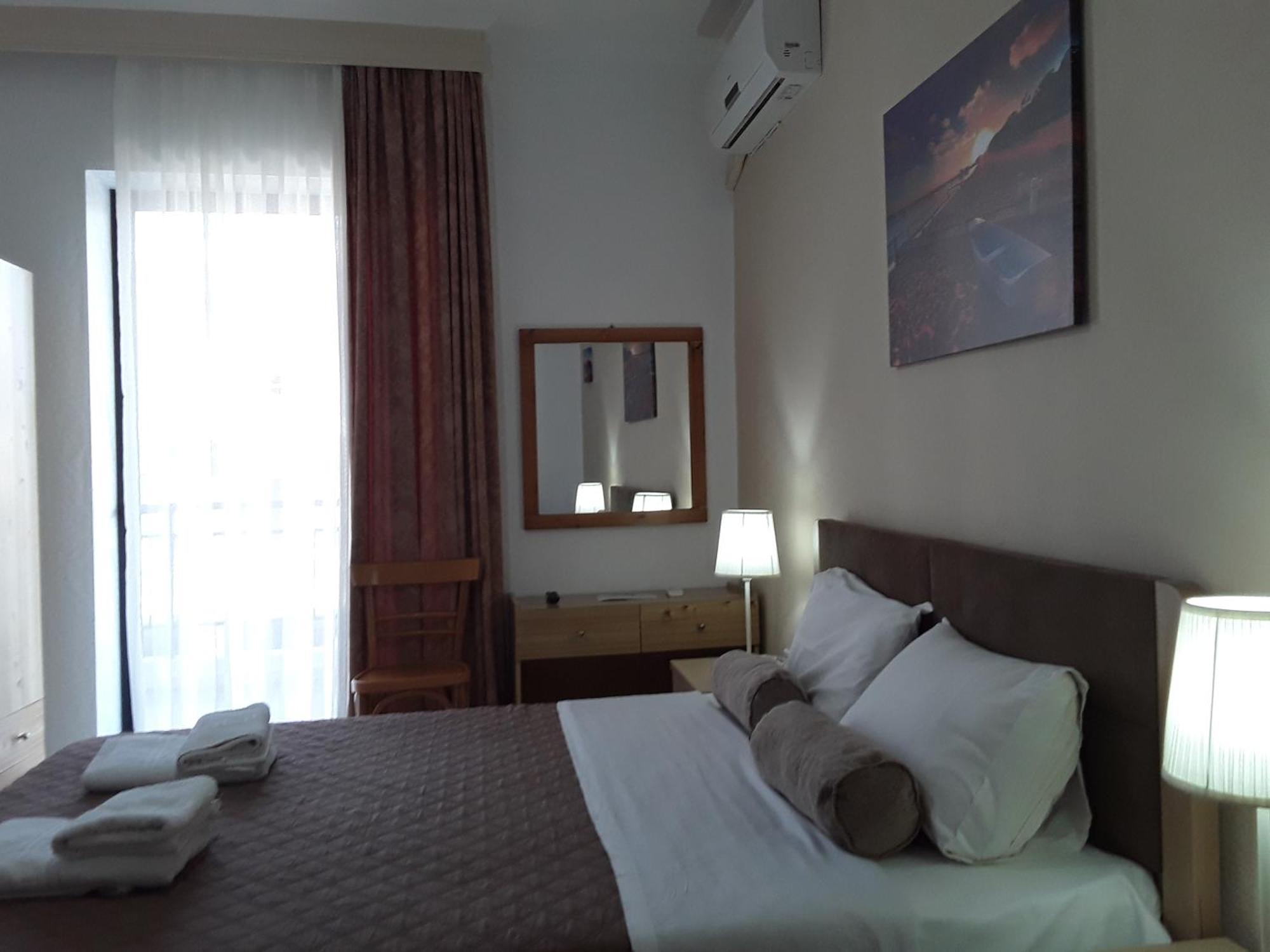 Hause Zorbas Aparthotel Paralia Dionysiou Bilik gambar
